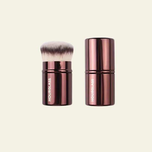 Hourglass Retractable Kabuki Brush – Taşınabilir Kabuki Makyaj Fırçası