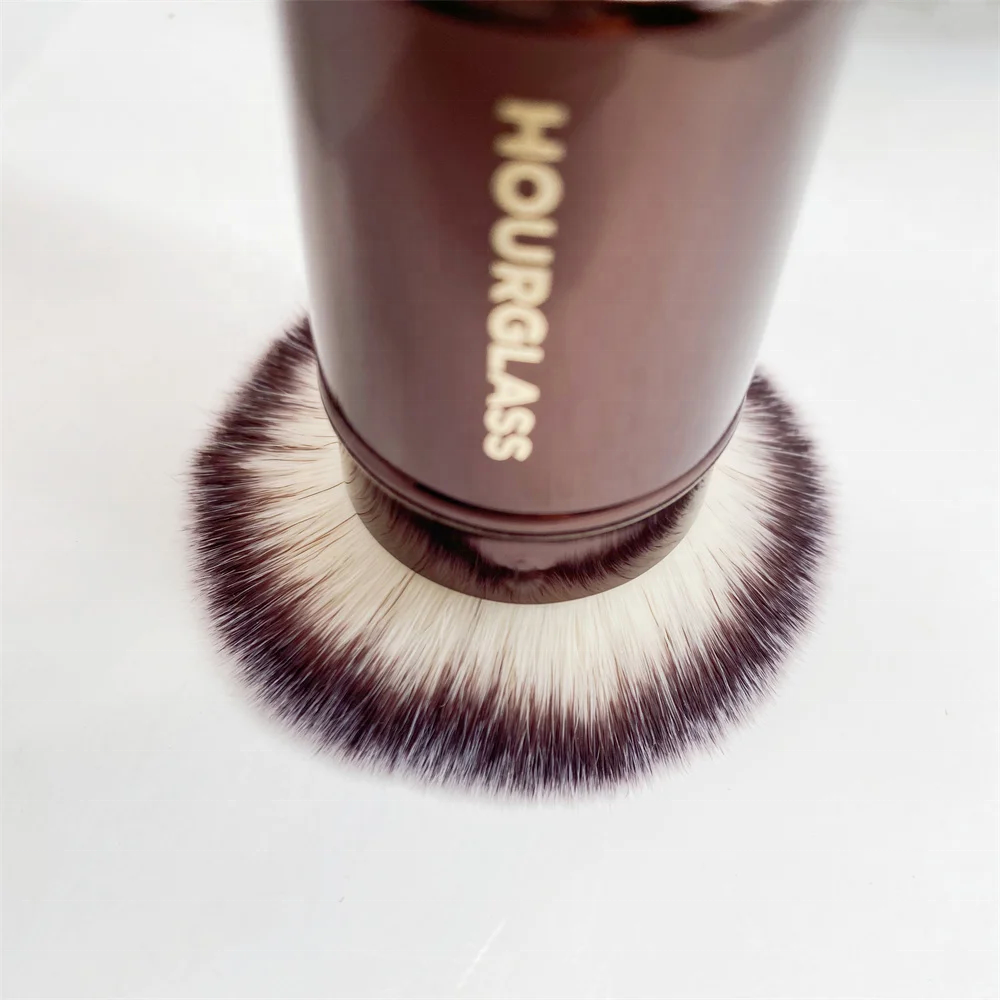 Hourglass Retractable Kabuki Brush – Taşınabilir Kabuki Makyaj Fırçası