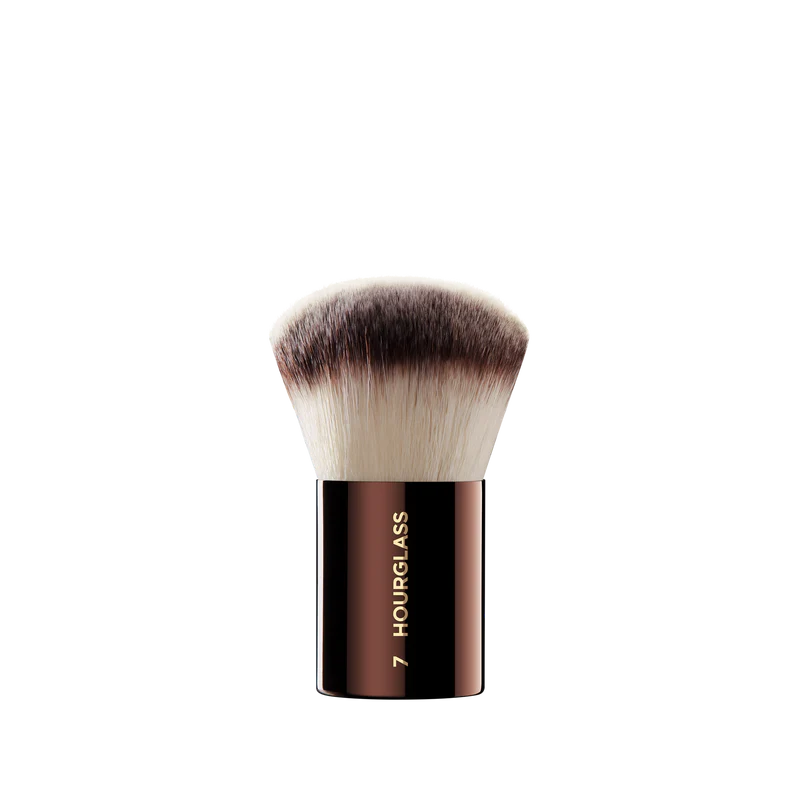 Hourglass Nº 7 Finishing Brush – Pudra ve Fondöten Bitirme Fırçası