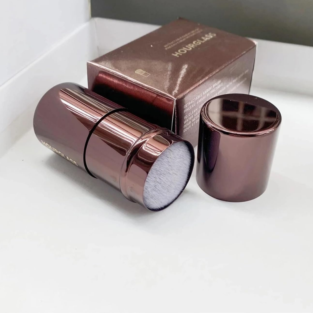 Hourglass Retractable Kabuki Brush – Taşınabilir Kabuki Makyaj Fırçası