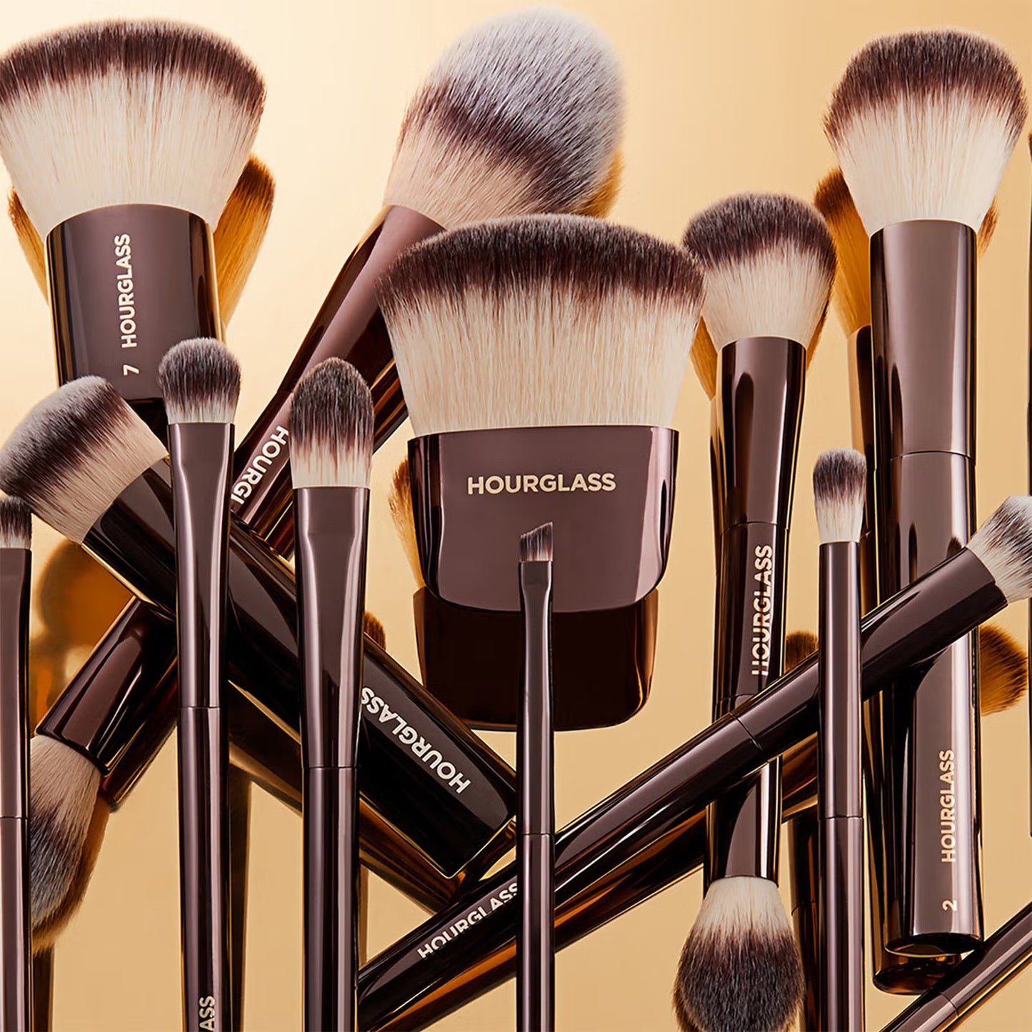Hourglass Vegan Travel Brush Set – Vegan Seyahat Fırça Seti (7 Parça)