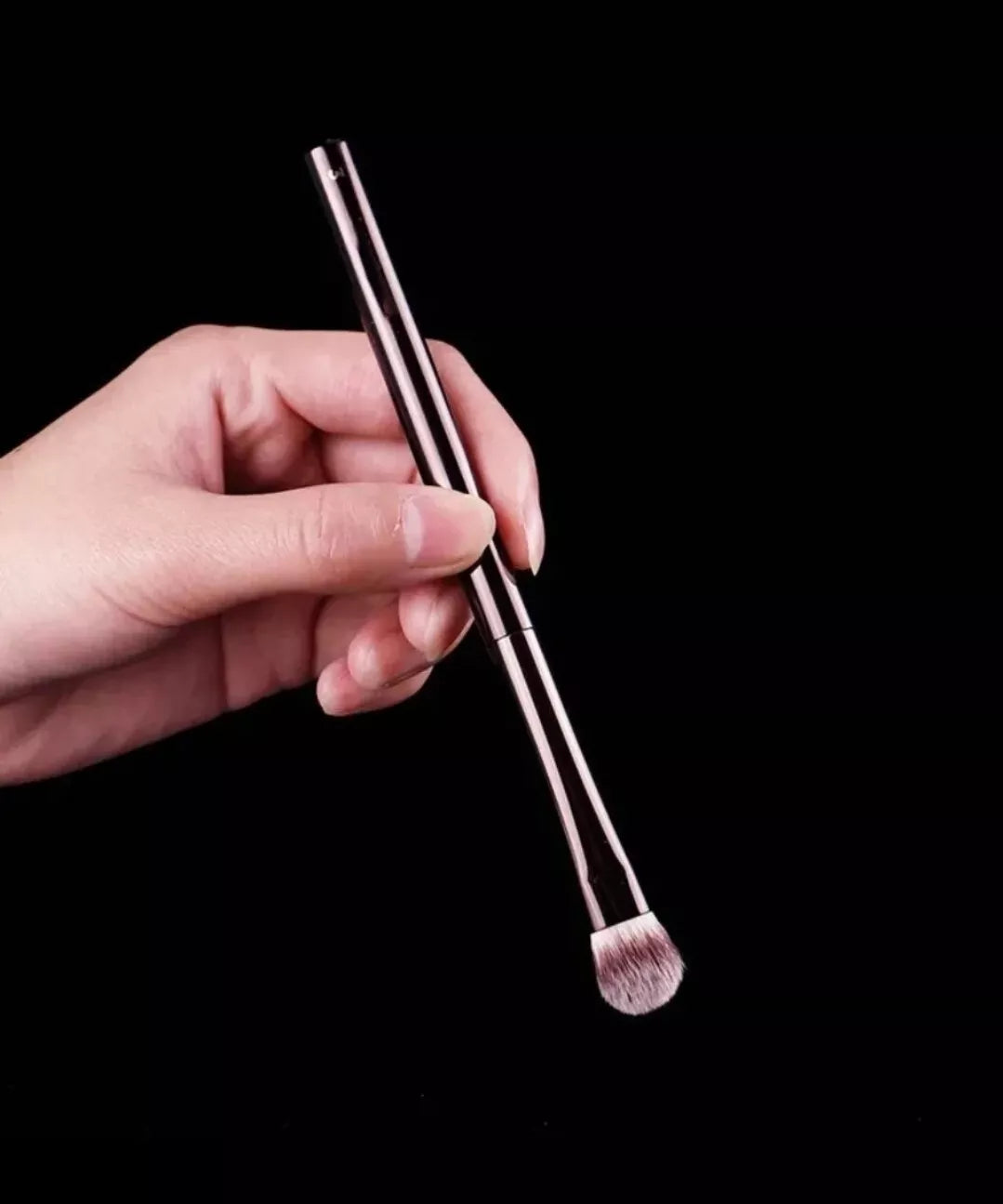 Hourglass  Nº 3 All Over Shadow Brush – Göz Kapağı Far Fırçası