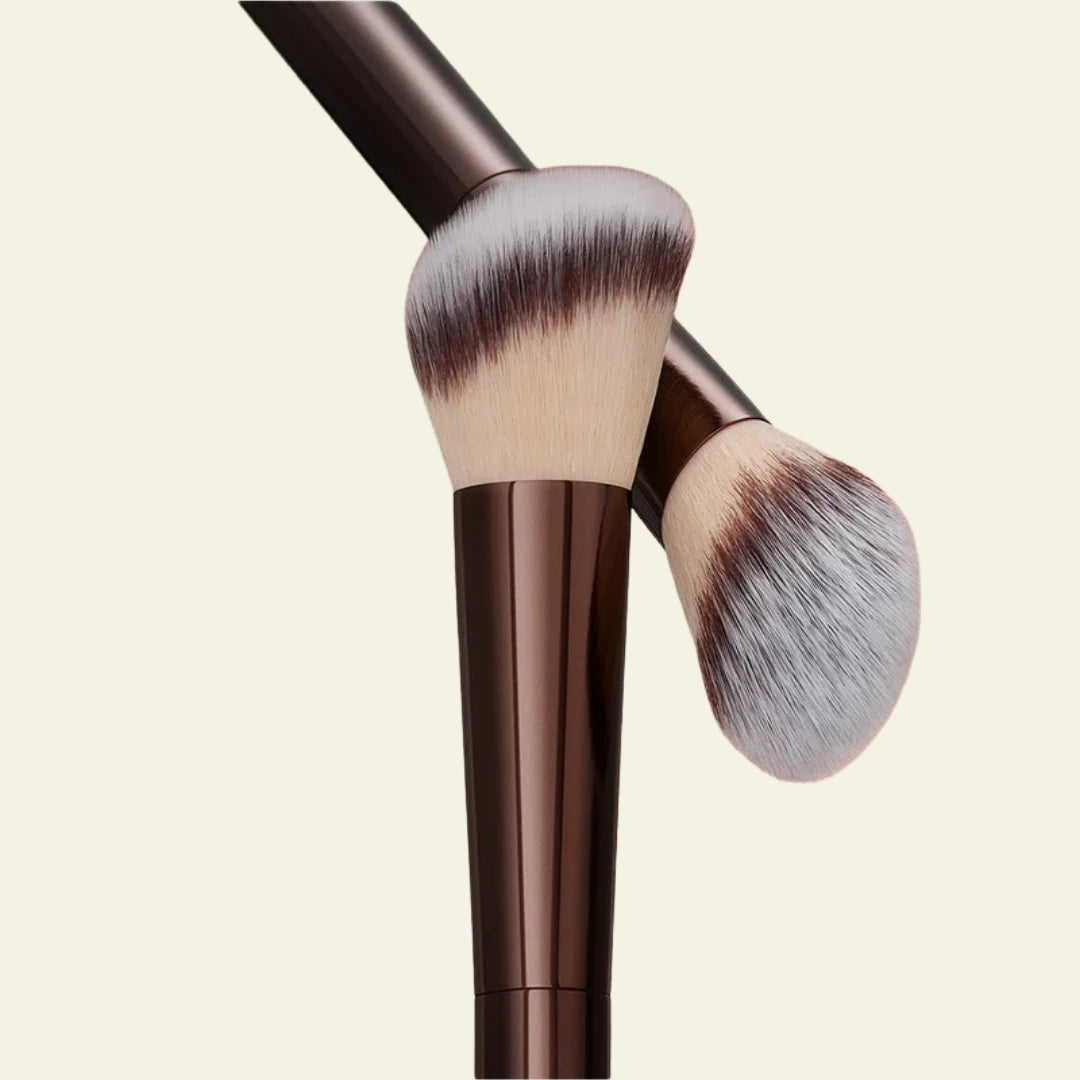Hourglass Nº 15 Blush Brush – Allık Fırçası