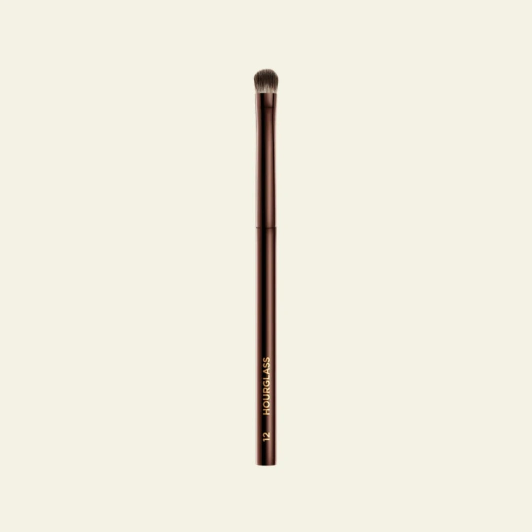 Hourglass Nº 12 Beveled Shadow Brush – Eğimli Far Fırçası