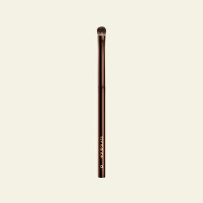 Hourglass Nº 12 Beveled Shadow Brush – Eğimli Far Fırçası