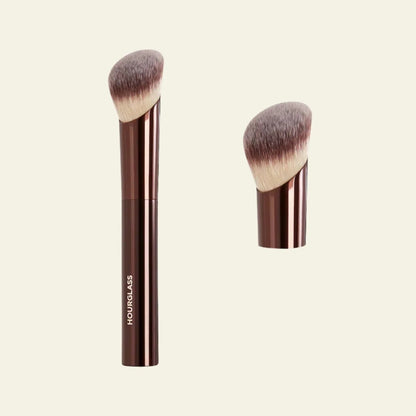 Hourglass Ambient™ Soft Glow Foundation Brush – Fondöten Fırçası