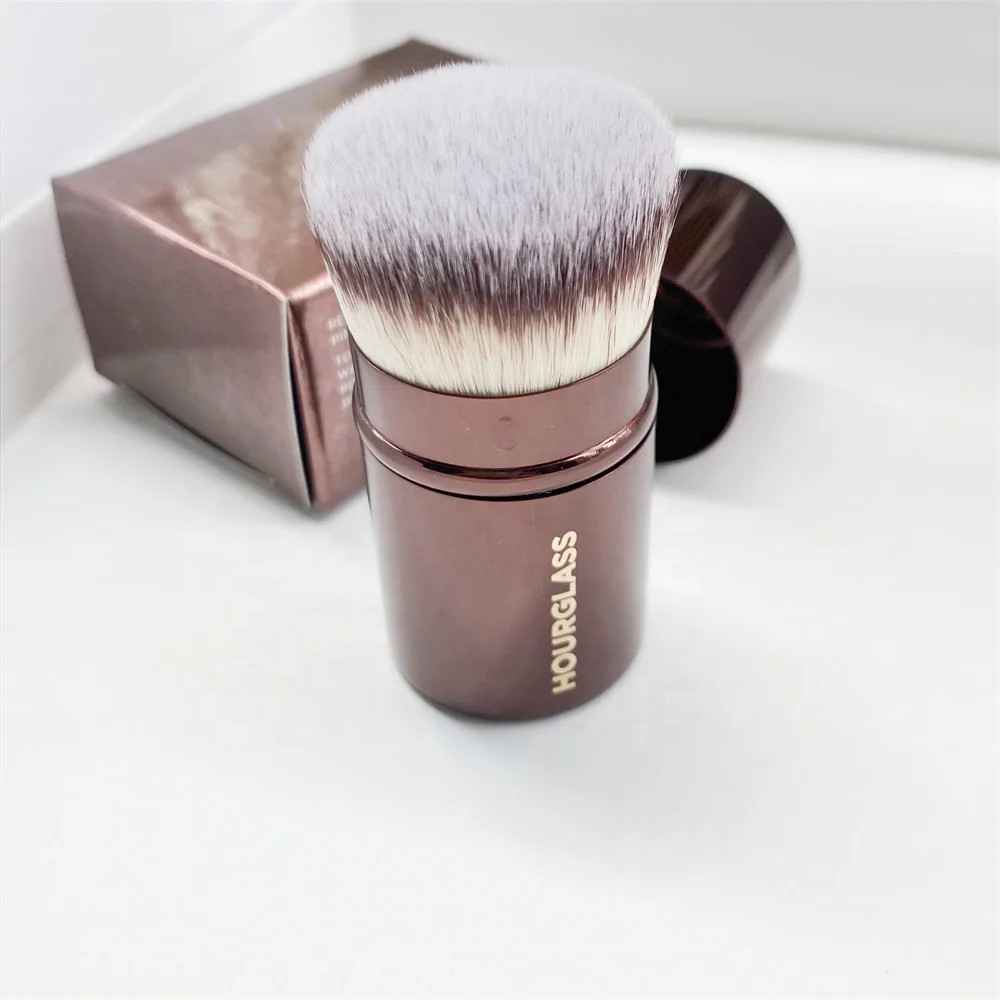 Hourglass Retractable Kabuki Brush – Taşınabilir Kabuki Makyaj Fırçası
