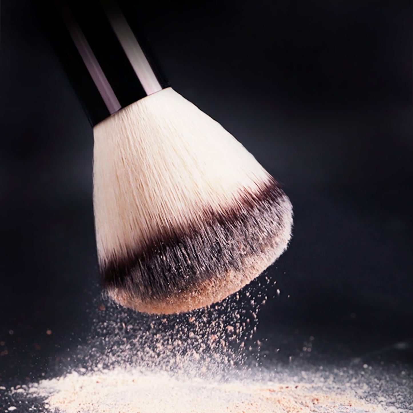 Hourglass Nº 1 Powder Brush – Pudra Fırçası