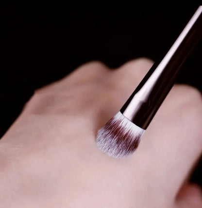 Hourglass  Nº 3 All Over Shadow Brush – Göz Kapağı Far Fırçası