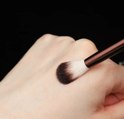 Hourglass Nº 14 Detail Setting Brush – Detay Ayar Fırçası